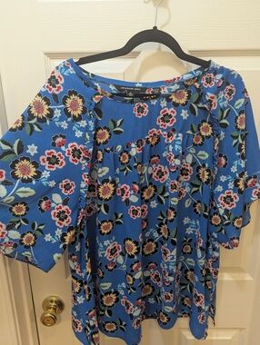 Zac & Rachel Woman Royal Blue Floral Top with Multicolor Blooms